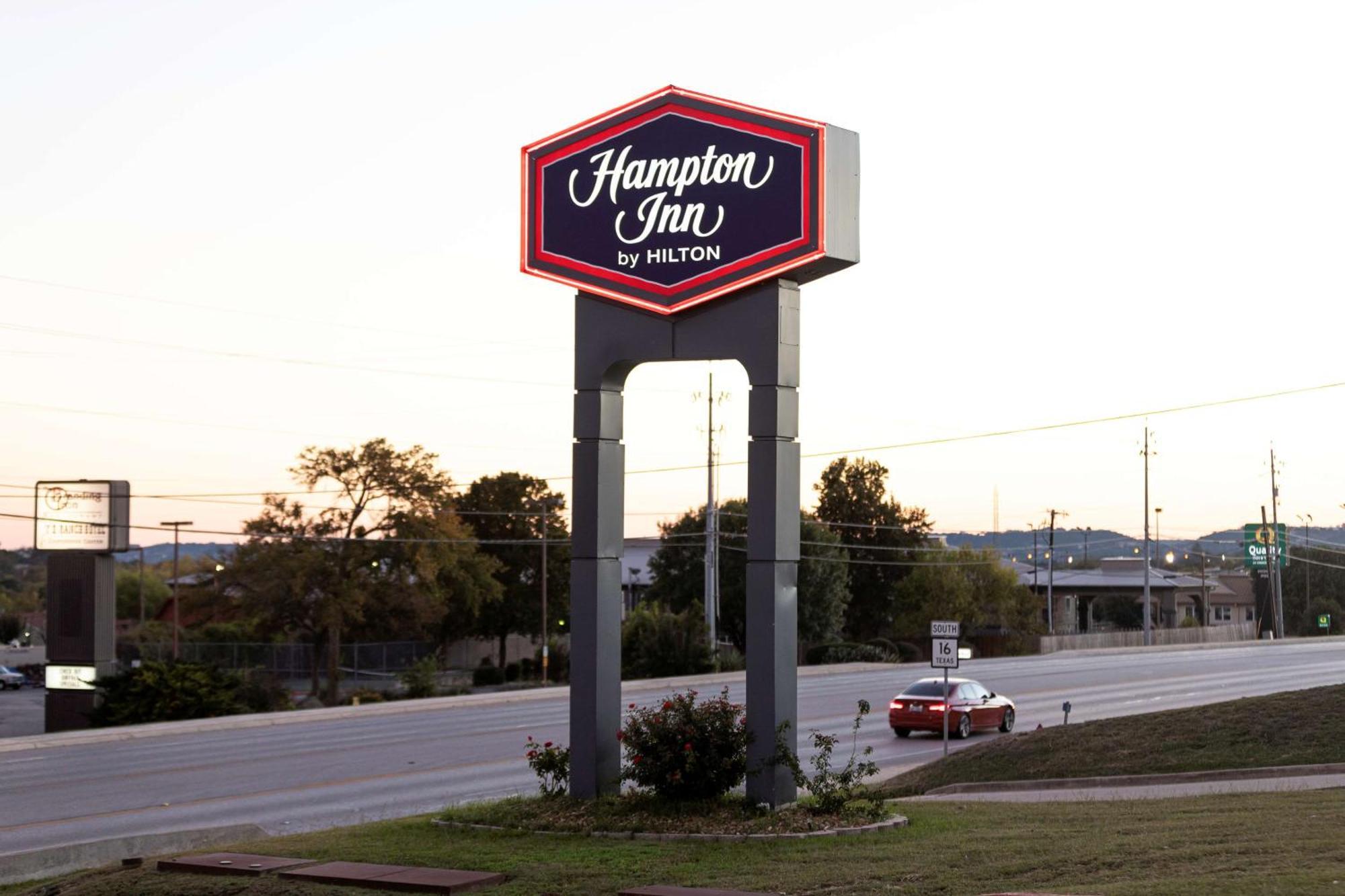 Hampton Inn Kerrville Buitenkant foto